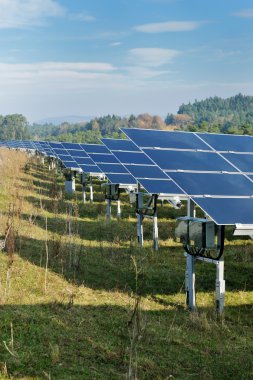 güneş paneli yenilenebilir enerji alanında