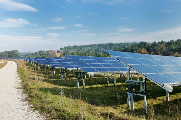 太陽電池パネルの再生可能エネルギー分野 — ストック写真