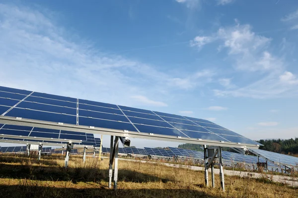 Pannello solare energia rinnovabile campo — Foto Stock