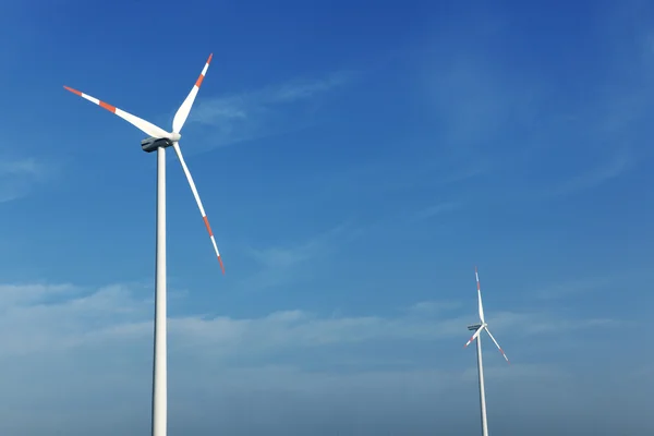 Turbin angin menghasilkan listrik eco — Stok Foto