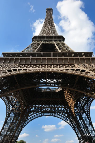 Eiffelturm in Paris am Tag — Stockfoto