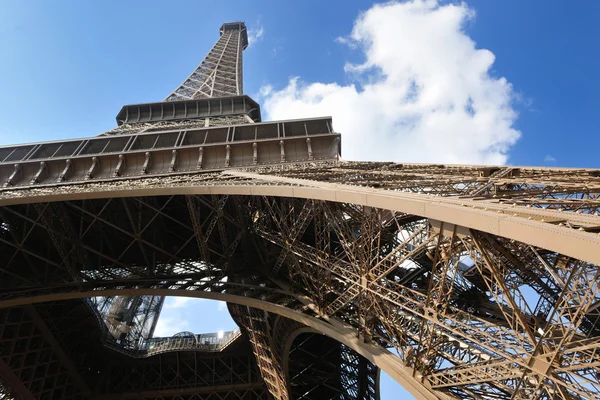 Eiffeltornet i paris på dagen — Stockfoto