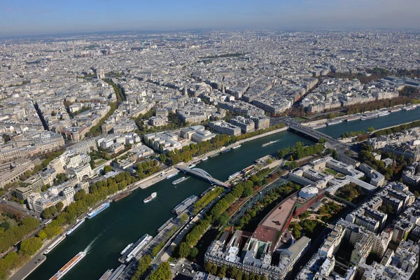 Menara Eiffel di Paris pada siang hari — Foto Stok Gratis
