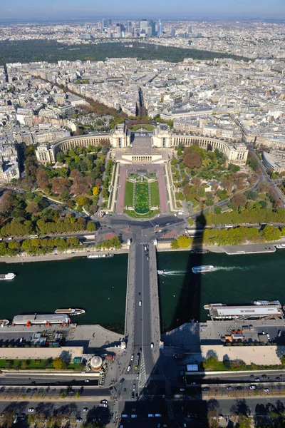 一天在巴黎埃菲尔铁塔 — 图库照片