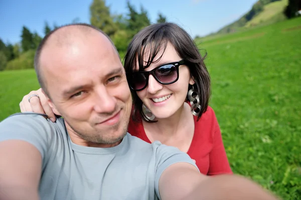 Happy couple outdoor — Stock Photo, Image