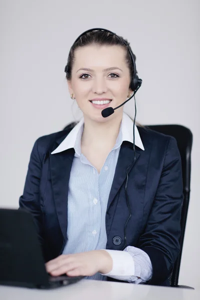 Bedrijfsgroep vrouw met hoofdtelefoon — Stockfoto