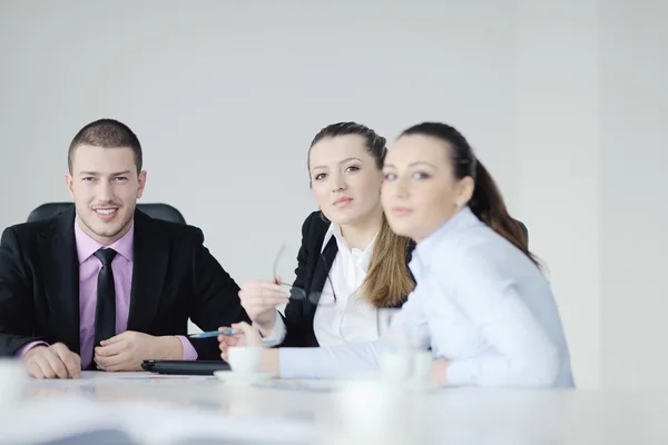 Bedrijfsgroep op vergadering — Stockfoto