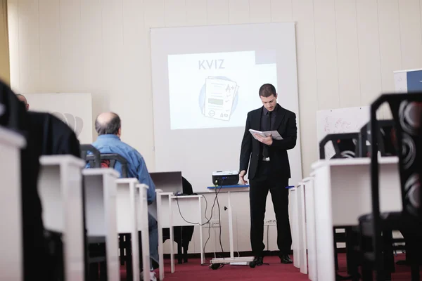 Zakenman op seminar — Stockfoto