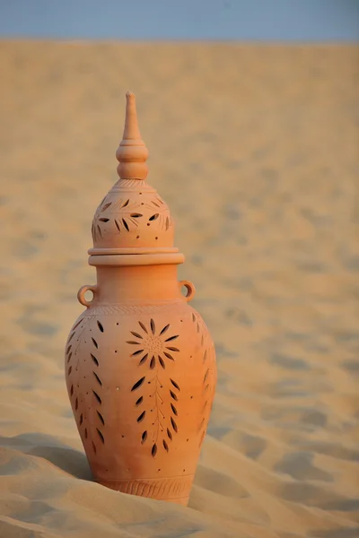 Pote árabe na areia — Fotografia de Stock