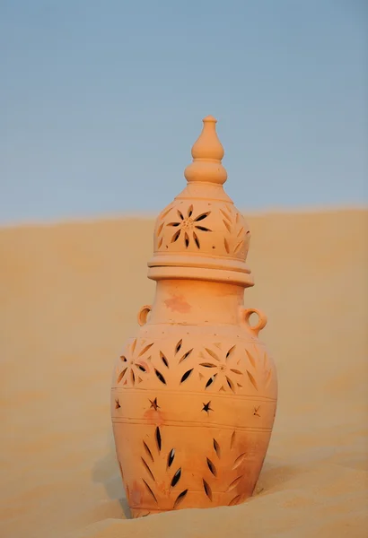 Arabic pot in sand — Stock Photo, Image