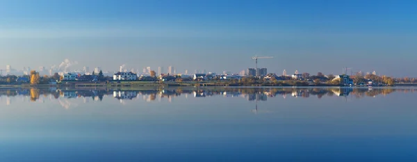 Panorama orașului reflectorizant — Fotografie, imagine de stoc