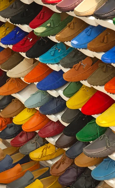 Färgglada läderskor — Stockfoto