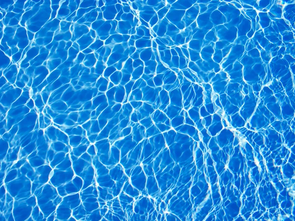 Schönes klares Poolwasser — Stockfoto