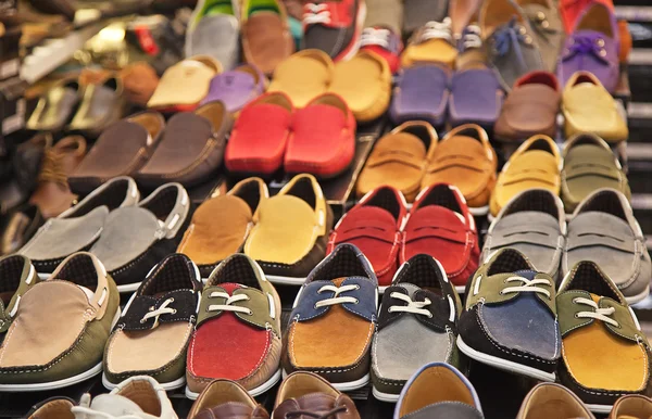 Sapatos de couro coloridos — Fotografia de Stock