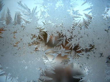 Kış penceresinde soğuk desen