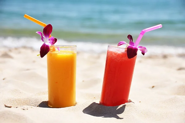 stock image Pair of fruit shakes on the tropical beach