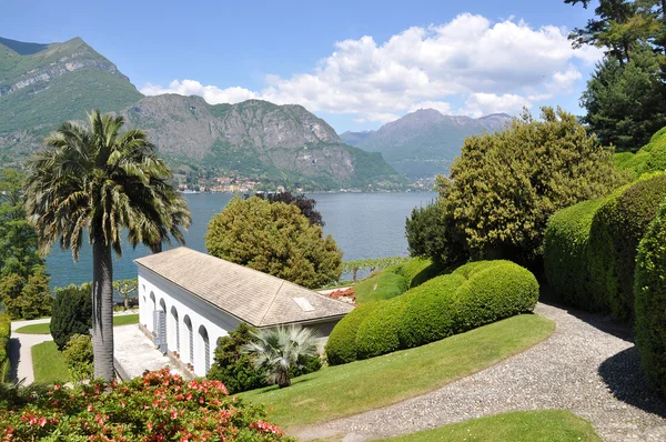 梅尔齐别墅在贝拉焦镇上著名意大利科莫湖 — 图库照片