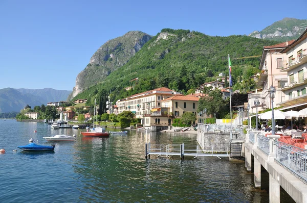 Menaggio cidade no famoso lago italiano Como — Fotografia de Stock