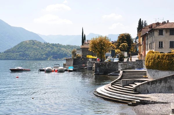 Tremezzo town at the famous Italian lake Como — Stock Photo, Image