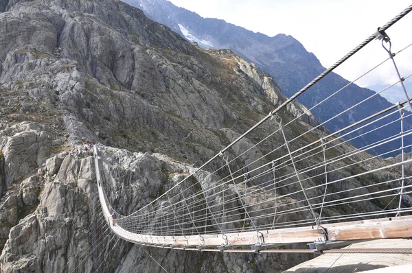 Trift 橋、最長 170 m 歩行者専用の吊り橋 — ストック写真