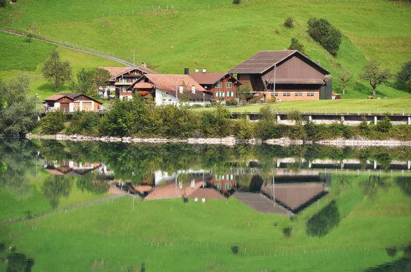 Lac Lungerer, Suisse — Photo