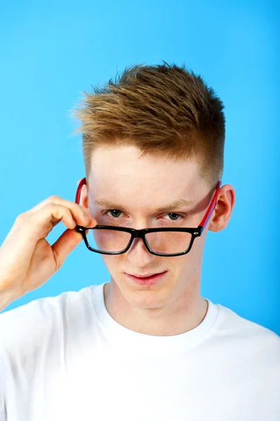 Joven con gafas para los ojos — Foto de Stock