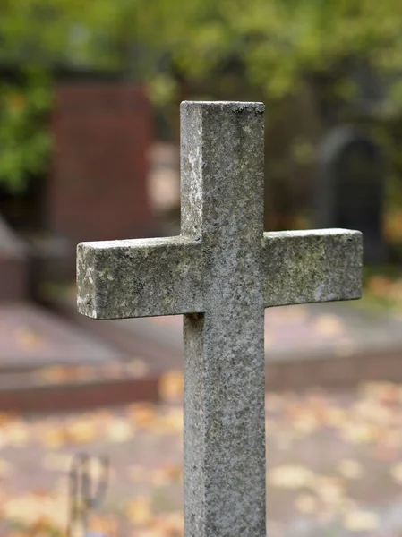 Salib di Graveyard — Stok Foto