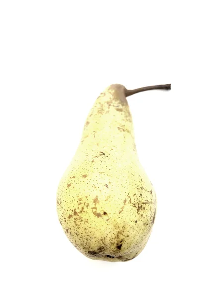 Eristetty vaaleanruskea päärynä valkoisella taustalla — kuvapankkivalokuva