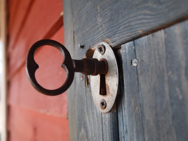 Klíč v zámku — Stock fotografie