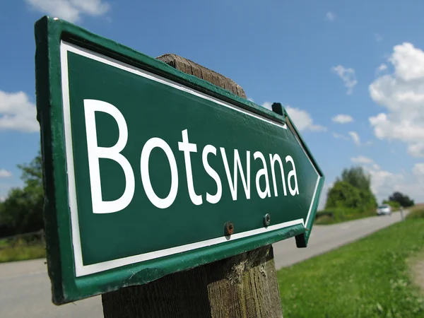 一条农村公路的博茨瓦纳路标 — 图库照片