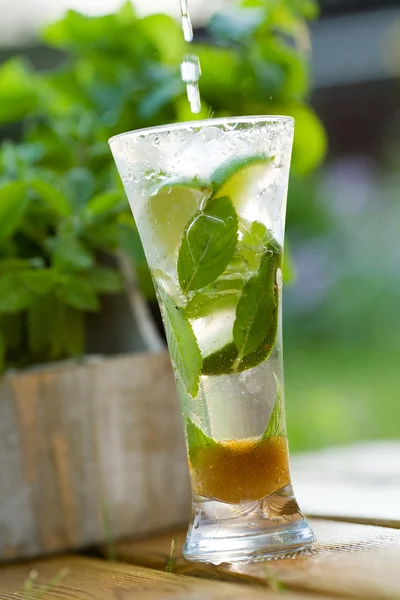 Fresh water with mint — Stock Photo, Image