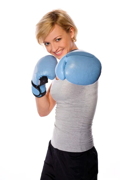 Mulher usando luvas de boxe — Fotografia de Stock