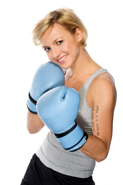戴着拳击手套的女人 — 图库照片