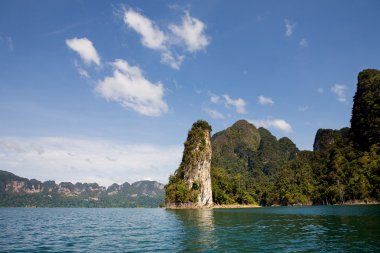 Harika bir manzara khao sok Gölü