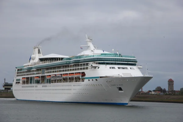May 5th, 2012 Velsen, the Netherlands. Vision of the Seas leavin — Stock Photo, Image