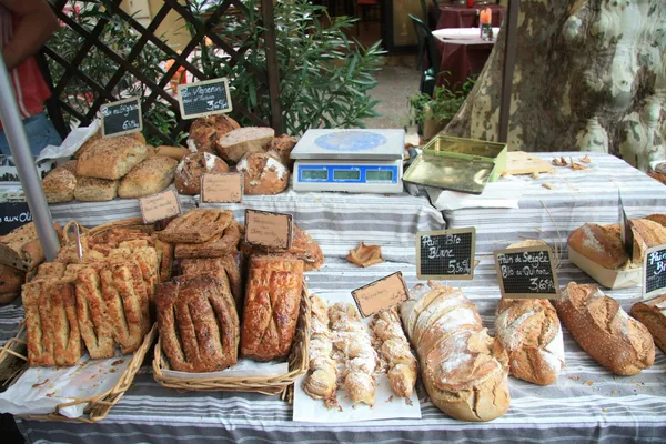 Brood op een Franse markt — Stockfoto