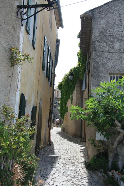 Деревенская улица в Провансе — стоковое фото