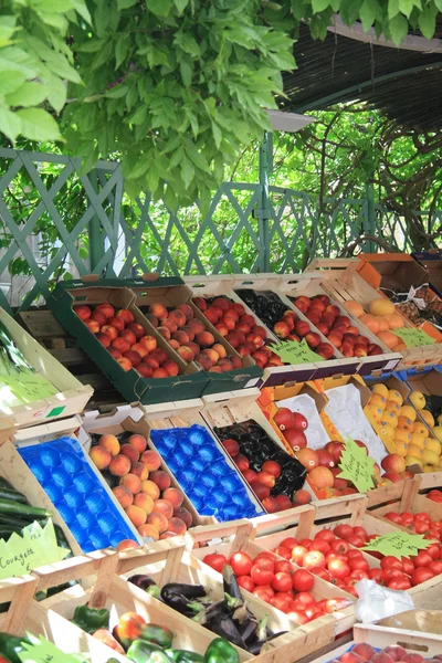 フランス市場で野菜や果物 — ストック写真