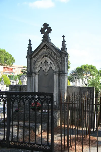 Antiguo cementerio en la Provenza, Francia —  Fotos de Stock