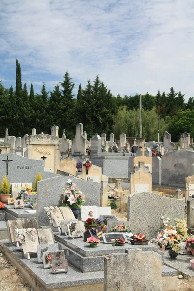 Antiguo cementerio en la Provenza, Francia — Foto de Stock
