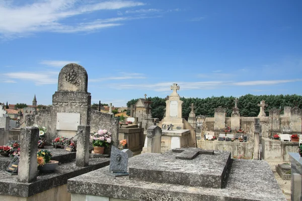 在普罗旺斯，法国老公墓 — 图库照片