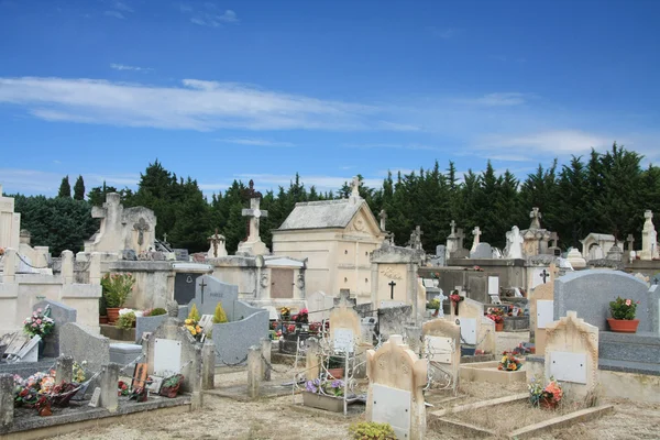 Gammel kirkegård i Provence, Frankrike – stockfoto