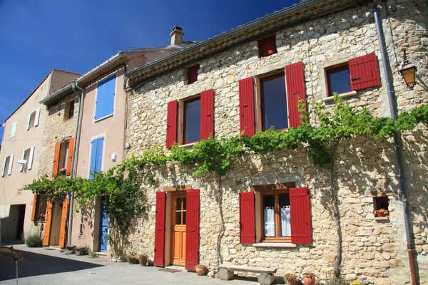 Дома в Provence, France — стоковое фото