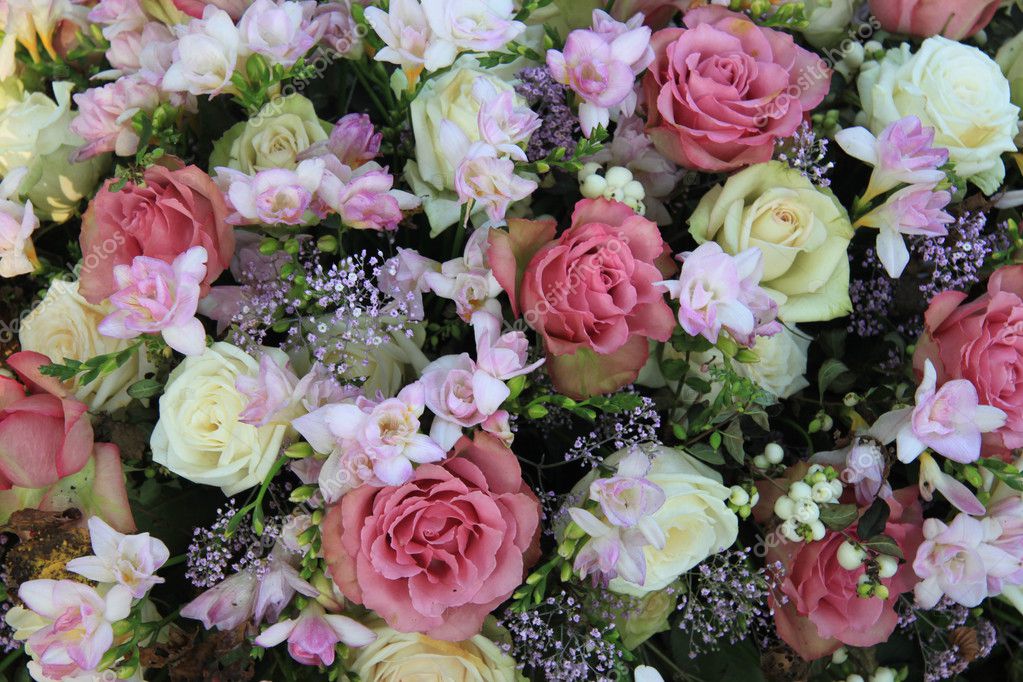 Mixed pink and lilac flower arrangement — Stock Photo © portosabbia ...