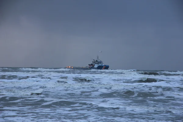 2012 年 1 月 20 日船舶 aan zee，荷兰： 海岸守卫他 — 图库照片