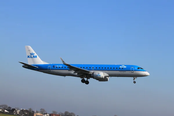 October, 22nd 2011, Amsterdam Schiphol Airport PH-EZP KLM Cityho — Stock Photo, Image