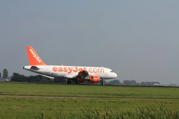 Září 3rd 2011, letiště amsterdam schiphol easy jet airbus — Stock fotografie
