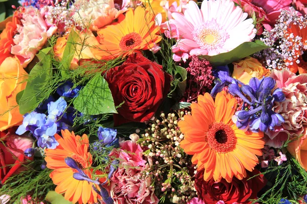 Mixed pink flower arrangement — Stock Photo, Image