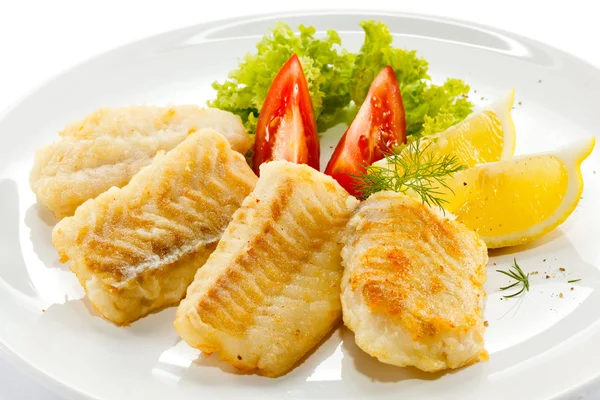 Filety smażone ryby i warzywa — Zdjęcie stockowe