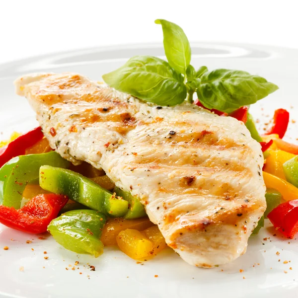 Grilled turkey fillet and vegetables — Stock Photo, Image